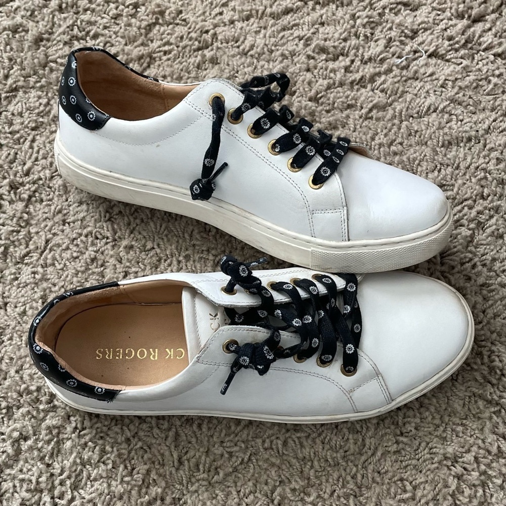 Jack Rogers Rory Sneaker floral black and white leather size 8.5